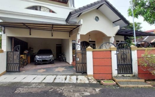 Rumah Mewah Asri Bersih Hook di Puri Permata Antapani Bandung