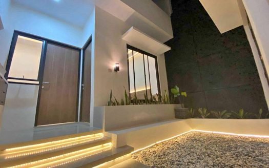 Rumah Cantik Full Furnished dekat Bandara Adisucipto