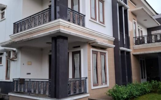 Dijual Rumah Bagus di Legenda Wisata