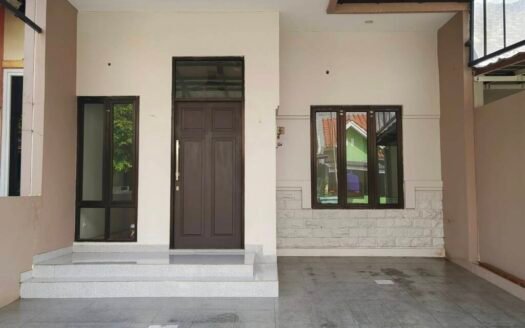Dijual rumah dengan rooftop di Kota Wisata Cibubur semi furnished, cluster terdepan.