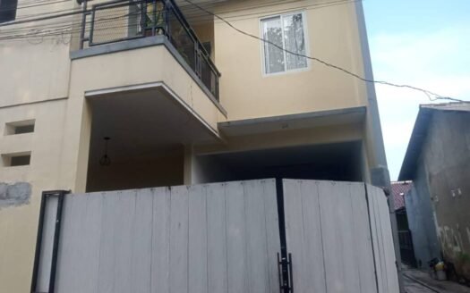 RUMAH STRATEGIS DEKAT PINTU TOL DESARI