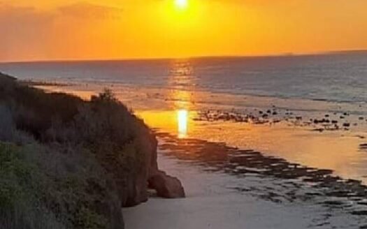 DIJUAL SEGERA: TANAH PINGGIR PANTAI KAWONA, SUMBA BARAT DAYA, NTT; COCOK UNTUK HOTEL, RESORT, ATAU VILLA