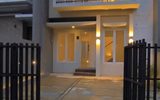 Rumah Asri Murah dan Siap Huni 2 Lantai di Bukit Golf Cibubur