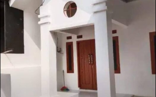 Rumah Cantik di Perumahan Puri Harapan