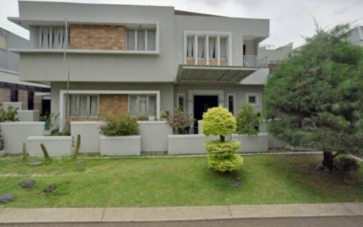 Dijual rumah mewah kolam renang kota wisata Cibubur