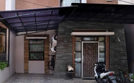 Rumah Semi Furnish Nyaman Baru Renovasi di Komplek Elite the billabong soeta Riung Bandung