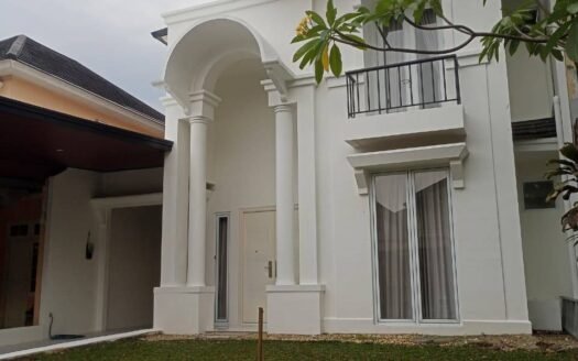 Dijual rumah rapi siap huni (selesai renovasi) di Kota wisata cibubur.