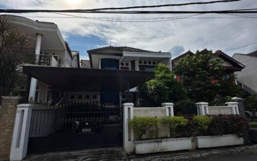 Dijual Rumas Asri Siap Huni 2 lantai di Bukit Permai Cibubur