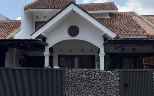 Rumah MURAH di Antapani Sekitar Randusari Sayap Pratista Antapani Kota Bandung .
