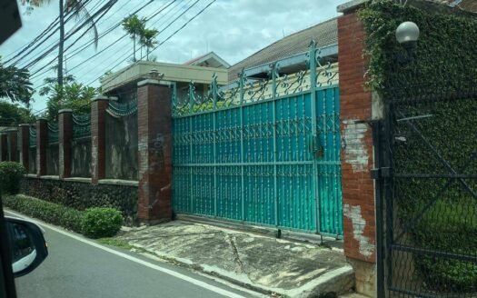 Jual rumah mewah dan siap huni di Caringin Timur, Cilandak Barat, Cilandak, Jakarta Selatan