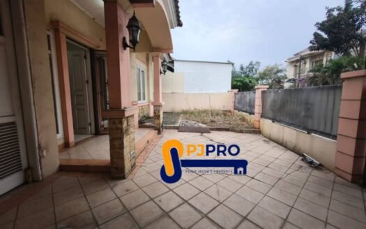 Dijual Rumah Bagus Besar di Bulevar Harapan Indah Bekasi