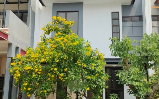 Rumah mungil, terawat, lokasi strategis