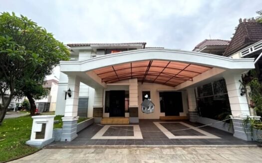 Dijual rumah hook di Legenda Wisata
