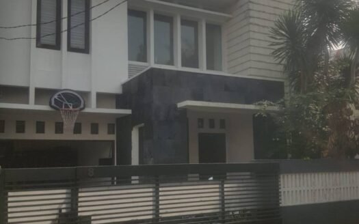 Jual rumah nyaman dan strategis di Kelurahan Kavling 80, Batu Ampar, Kramat Jati, Jakarta Timur