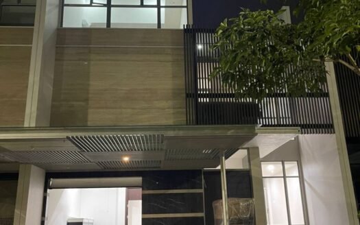 Dijual Rumah di Golf Island Cluster Chopin Boulevard, Pantai Indah Kapuk