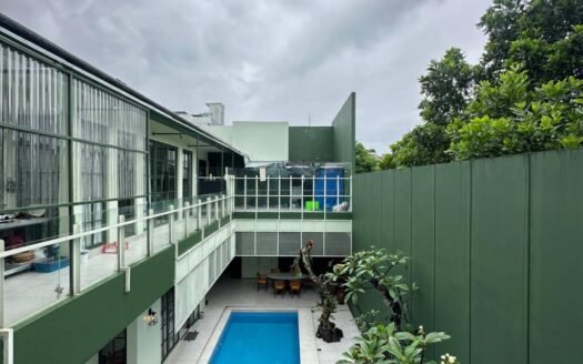 Jual Rumah Luxury Dengan Kolam Renang Sentul City,Bogor