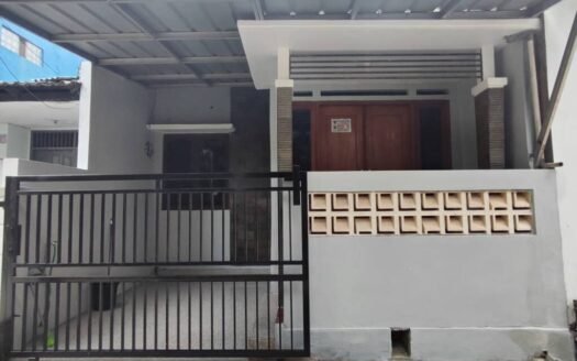 DIJUAL RUMAH DI KRANGGAN 5 MENIT KE PLAZA CIBUBUR, AVENZEL, LOKASI  NYAMAN & STRATEGIS