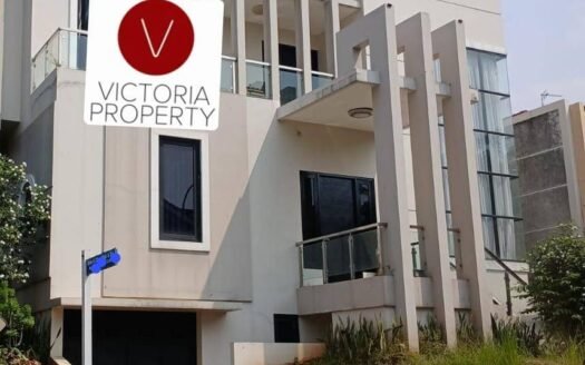 Dijual rumah mewah legenda Wisata Cibubur