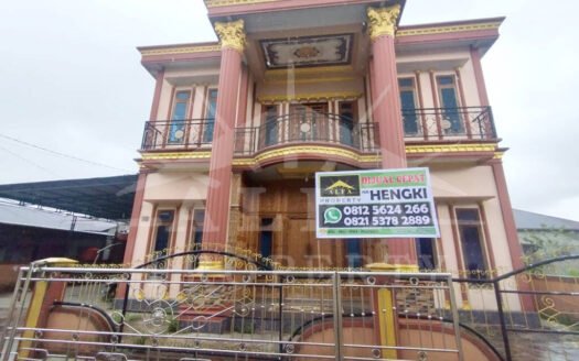 Dijual Rumah Mewah Carport Luas Siap Huni
