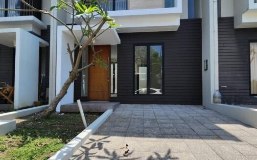 Dijual / Disewakan Rumah NORTHWEST LAKE Citraland Utara