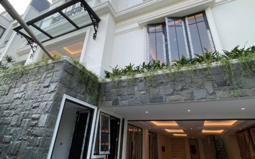 Dijual Rumah di Jl. Panglima Polim, Kebayoran Baru, Jakarta Selatan