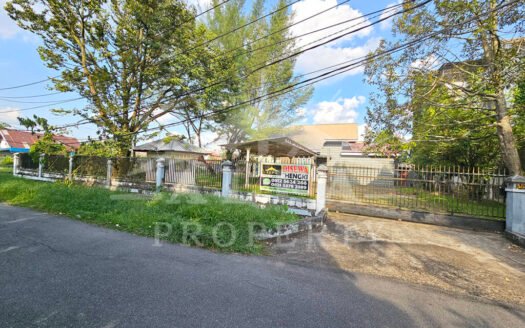 Peluang Emas! Rumah Halaman Luas Pusat Kota, Siap Pakai Cck Restoran & Coffee Shop & Kantor