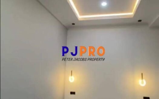 Disewakan Rumah Terenovasi Di Summarecon Crown Gading Cluster Regia