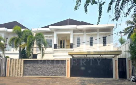 Jual Cepat! Rumah Mewah Pusat Kota Harga Dibawah Njop