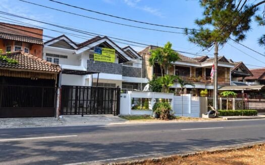 Rumah Classic Second Di Bintaro Jakarta Selatan
