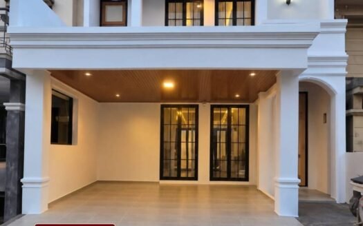 Dijual Rumah 2 Lantai Bangunan Baru Model American Clasic Di Raffles Hills, Cibubur.