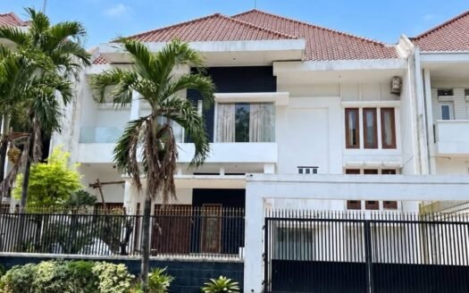 Dijual Cepat Dan Murah Rumah Di Boulevard Kota Wisata Cibubur.