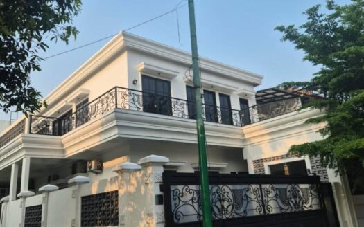 Dijual Rumah Raffles Hills Cibubur